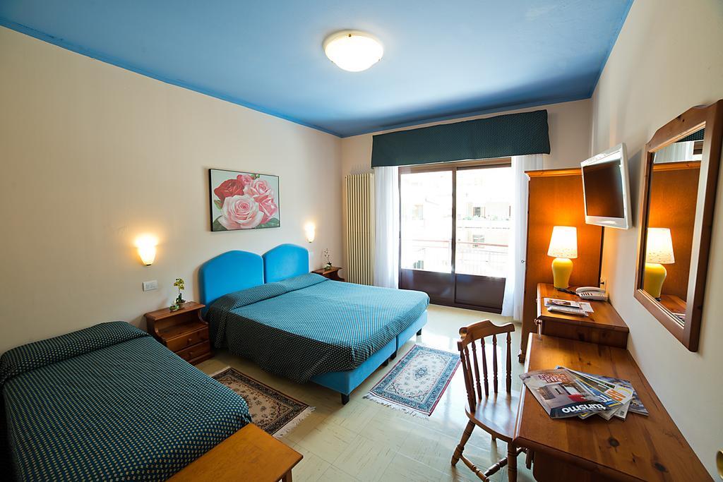 Hotel Europa Porlezza Habitación foto